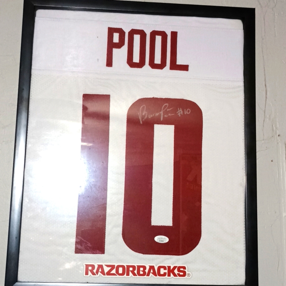 Autographed bumper pool Jersey Arkansas Razorback